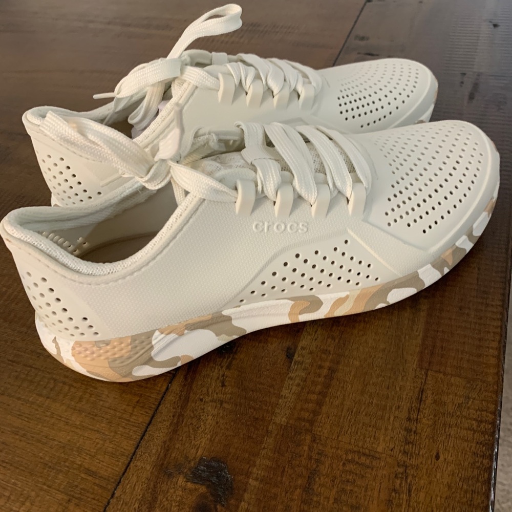 Crocs printed camo pacer